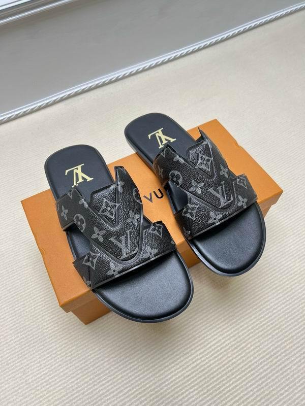 LV Men's Slippers 423